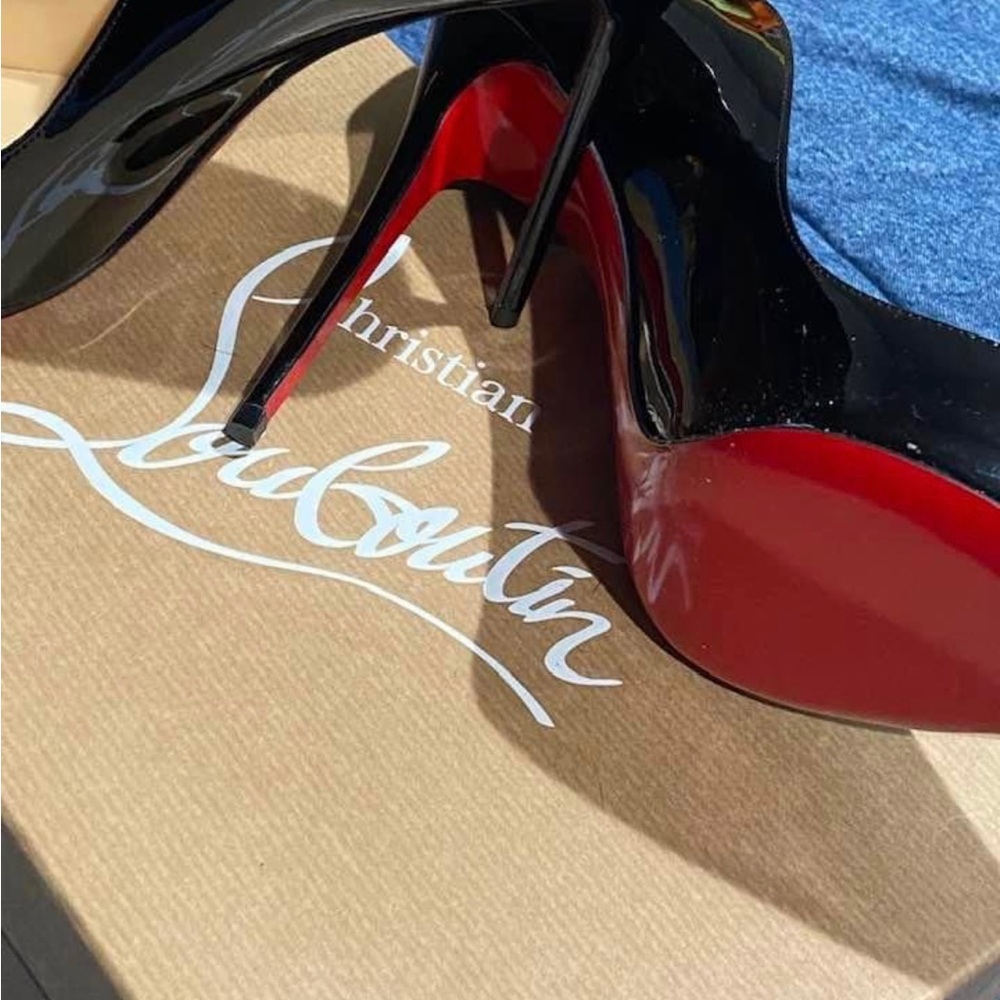 Brand new never wore (hot chick 100) Christian Louboutin size 40 Neiman Marcus